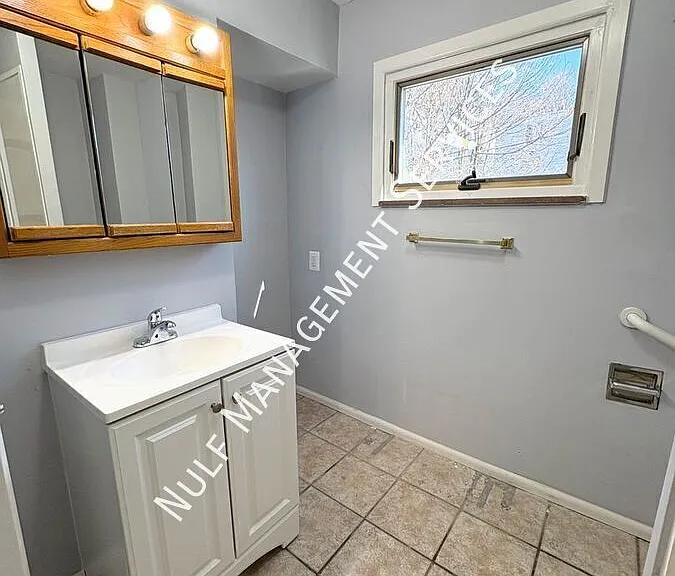 1020 Lakewood St — Photo 7