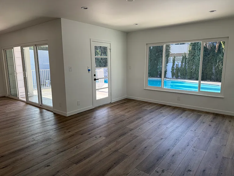 6053 Wilkinson Ave — Photo 8