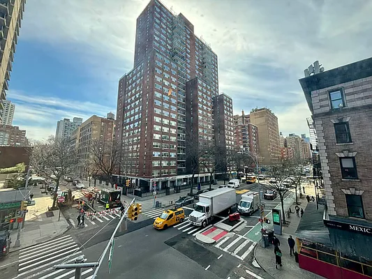 Rented by Bohemia Realty Group | media 4
