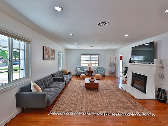 2nd image of 1020 Orange St
