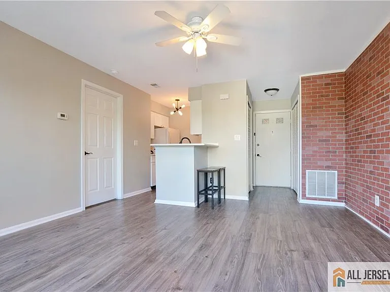 17 Lear Ct — Photo 5