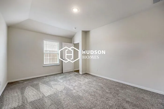 422 Rose Ave — Photo 6