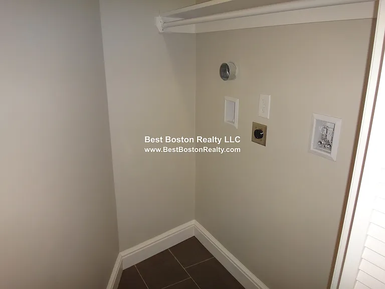33 Portsmouth St #1R — Photo 7