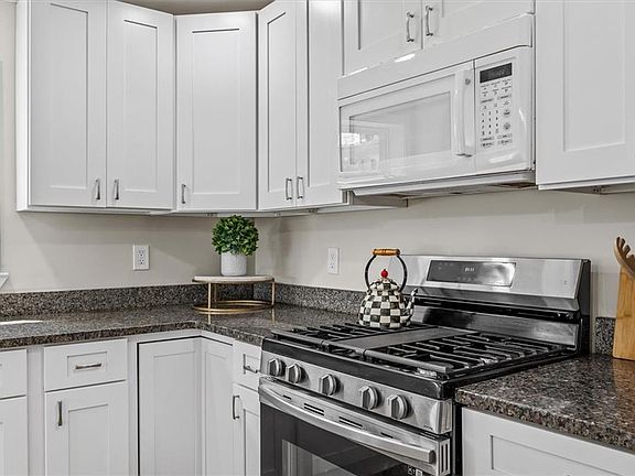 5th image of 100 Fairview Rd