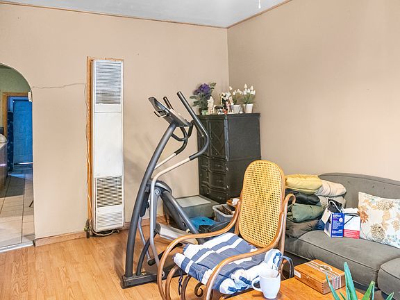 5th image of 2123 W Cullerton St