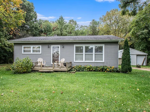 409 Pine St, Decatur, MI 49045
