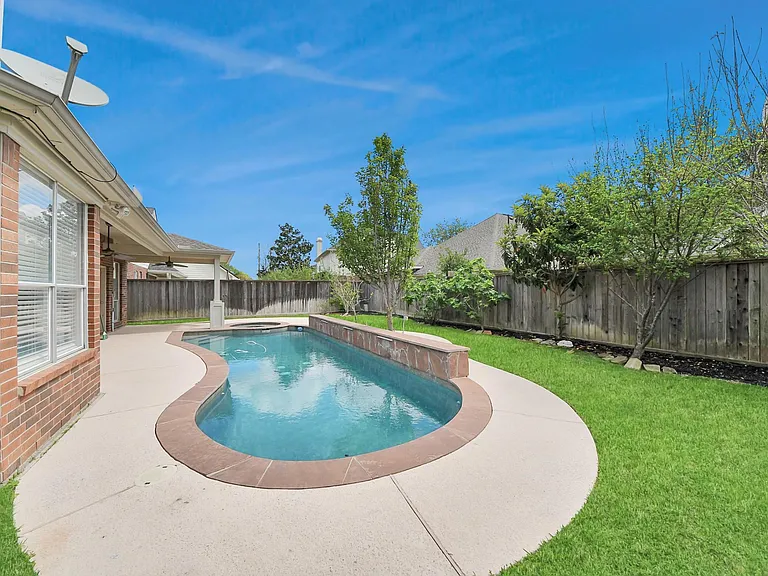 1611 Barton Creek Trl — Photo 43