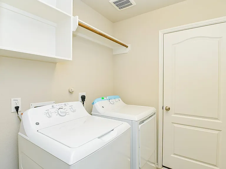 8807 Trenton Landing Ln — Photo 12