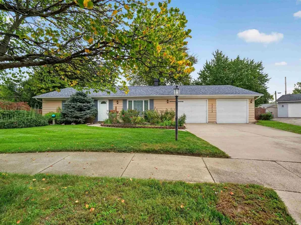 2215 Bryant Ct, Fort Wayne, IN 46819