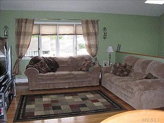 2nd image of 35 Bayview Ave