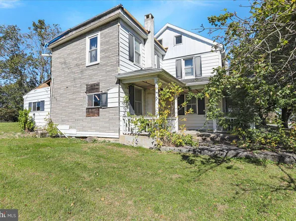 243 School House Rd, Saint Thomas, PA 17252