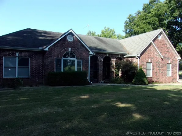 8821 S 24th St W, Muskogee, OK 74401