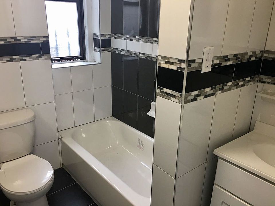 2nd image of 2854 Bronx Park E APT S52