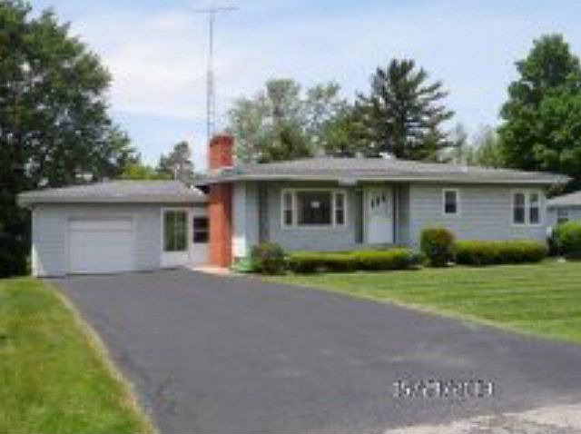 1st image of 84 Brookwood Way S