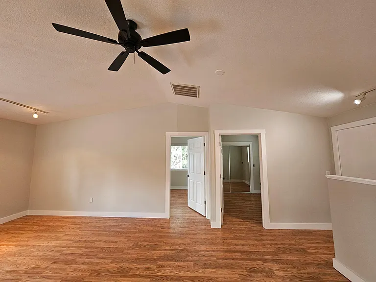 13235 SE Oatfield Rd — Photo 21