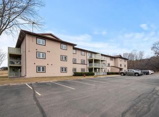 570 Whispering Ln APT 108, Hastings, MN 55033