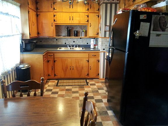 4th image of 831 Marianna Dr