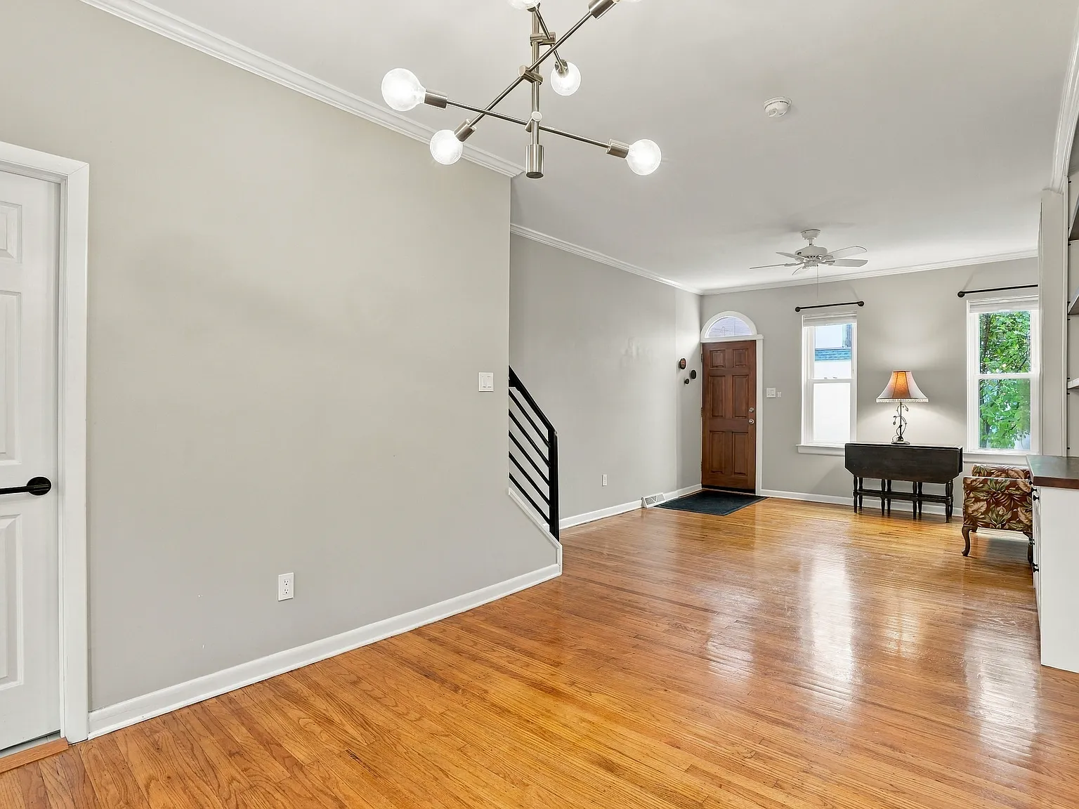 3 bed, 1.5 bath, 1122 sqft, $2,850 — Photo 4