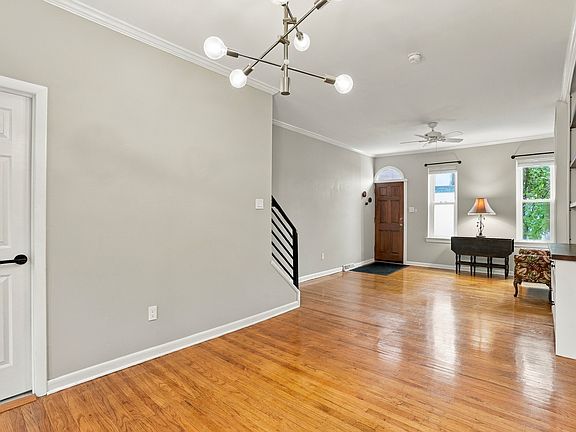 4th image of 2207 Memphis St