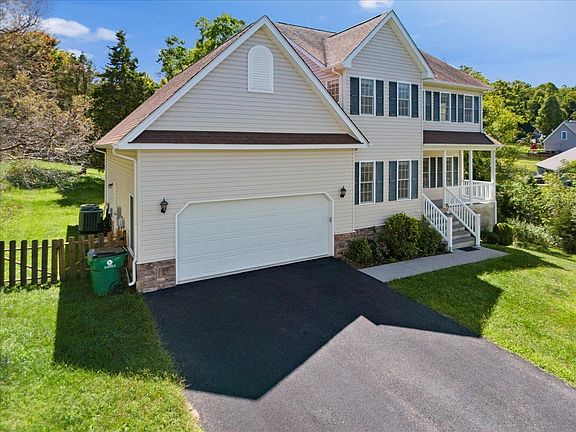 5th image of 921 Crosscreek Dr