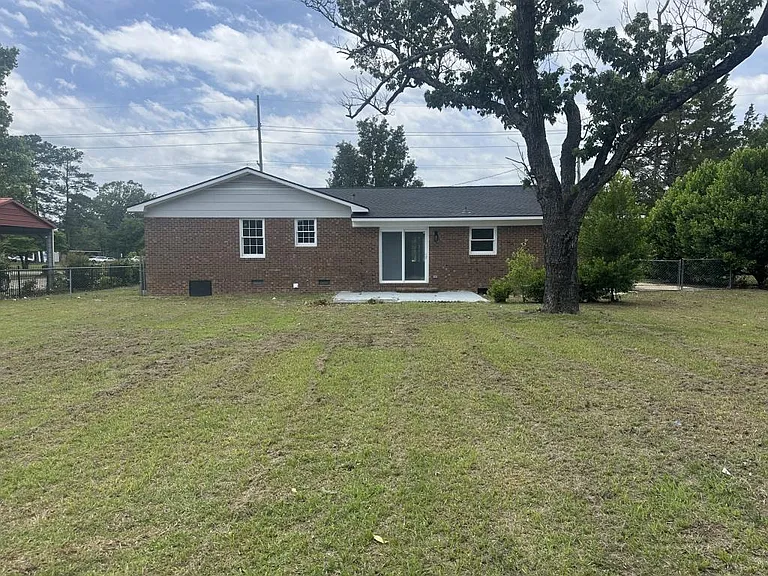 1571 Ireland Dr — Photo 12