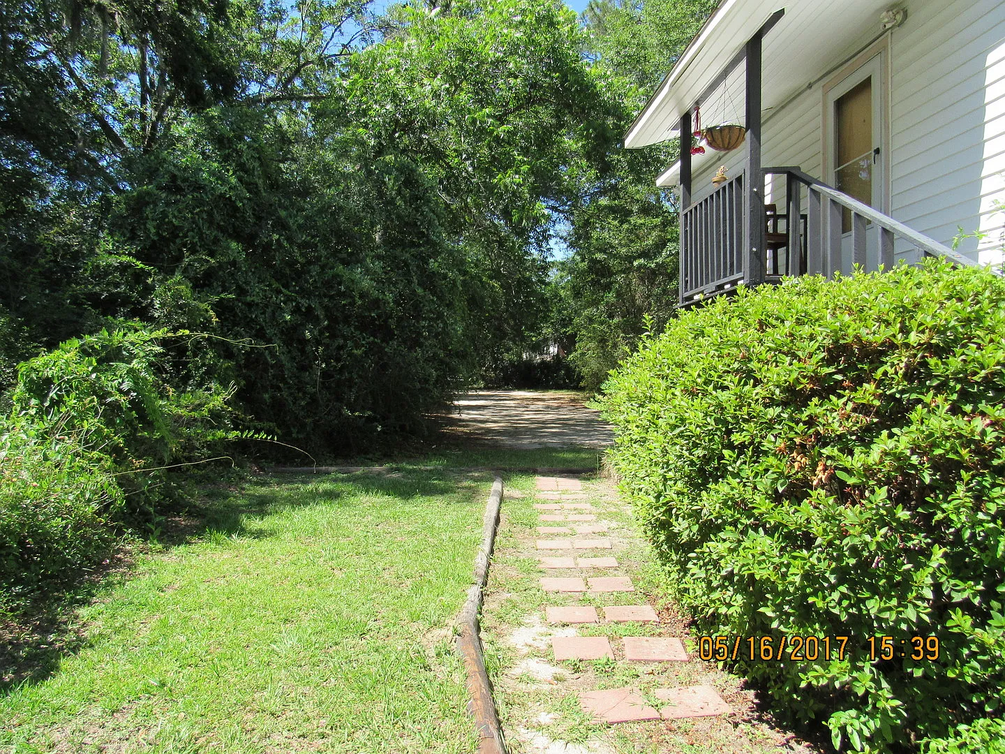208.5COLL — Photo 4