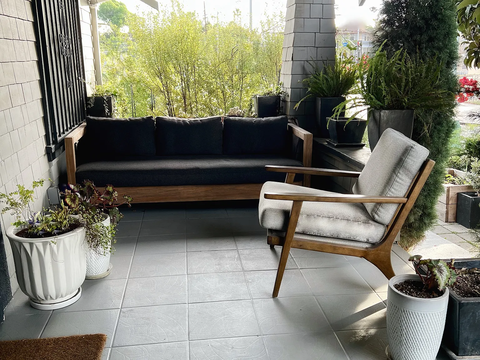 2 bed, 1080 sqft, $4,200 — Photo 2
