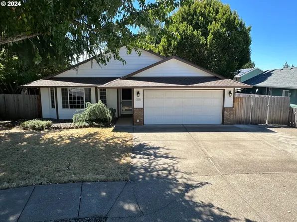 19358 Rollins St, Oregon City, OR 97045