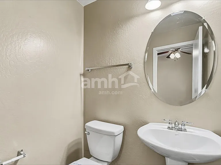 5332 W Jones Ave — Photo 8