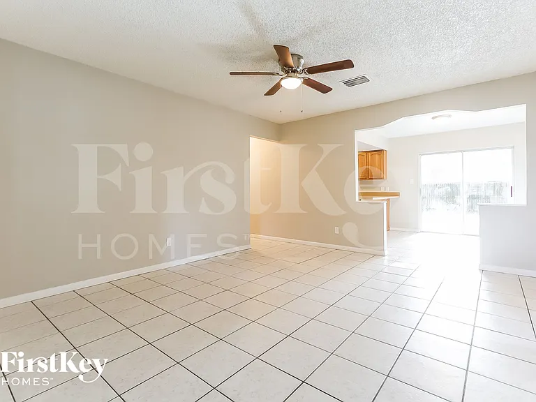 802 Briarcliff Dr — Photo 3