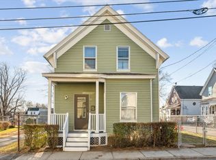 35 Anderson St, Lowell, MA 01852