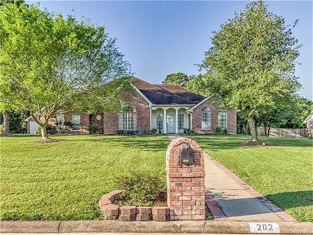 1st image of 202 Colonial Hill Dr
