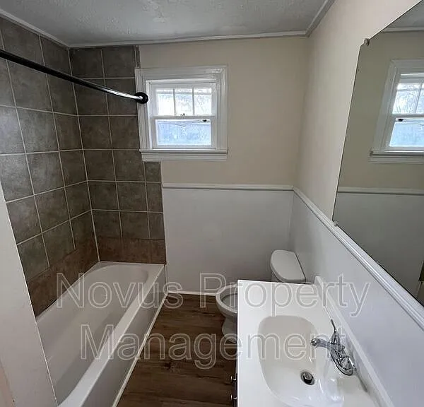 115 Elm St — Photo 9