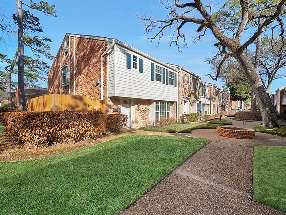 2nd image of 12620 Huntingwick Dr #134