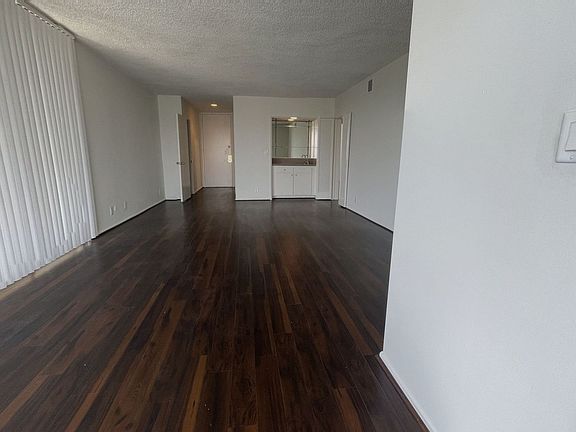 5th image of 9005 Burton Way #15-606