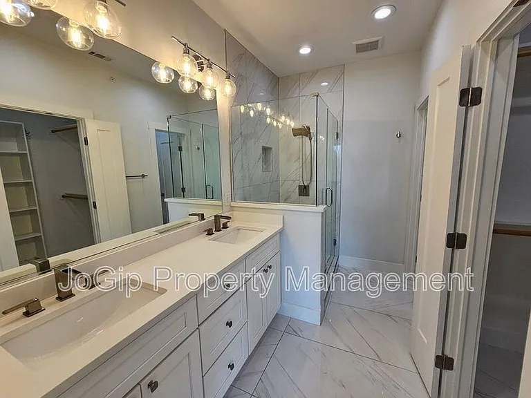 2620 Valley View Ln #102 — Photo 26