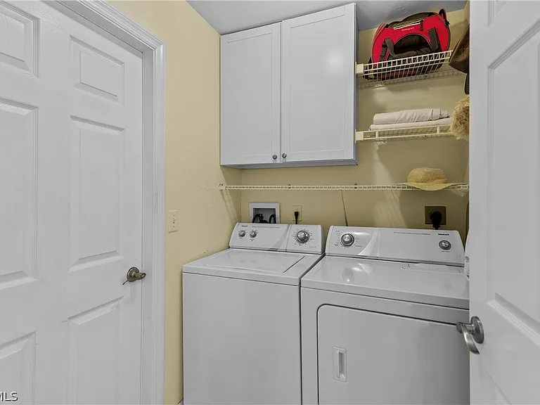 2586 SW 27th St — Photo 23