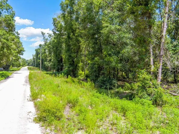 135th Ln, O'Brien, FL 32071