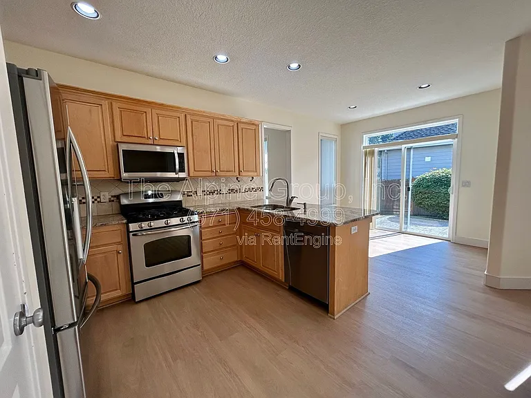 351 NW Kotrik Pl — Photo 51