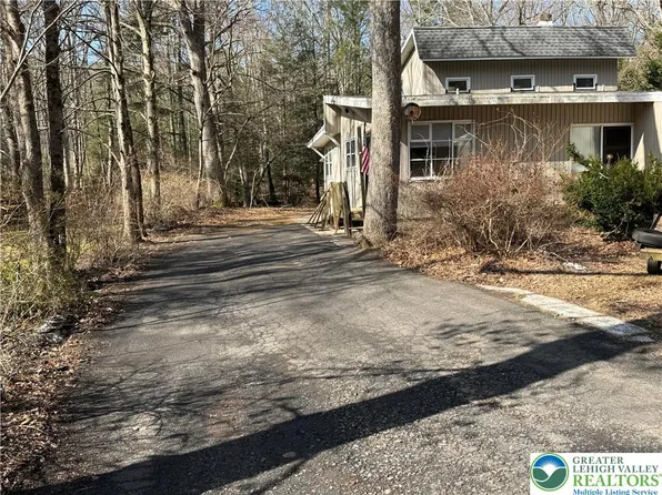 102 Creek Dr, Kunkletown, PA 18058