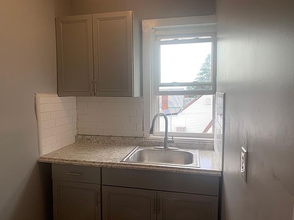 3rd image of 583 Laurel Hill Ave #2