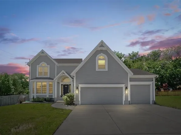 12890 S Greenwood St, Olathe, KS 66062