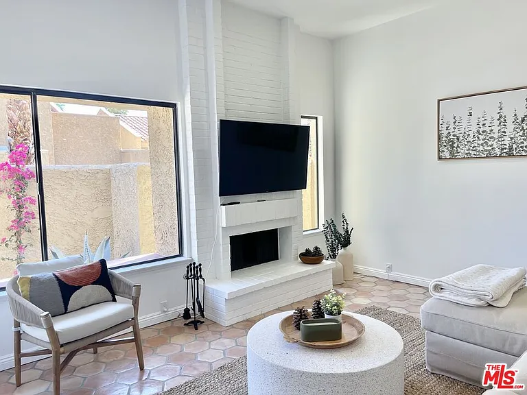 73441 Foxtail Ln — Photo 3