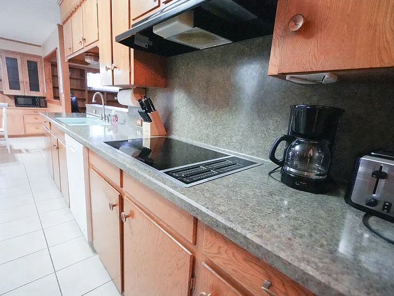 1702 Ivie Lee St — Photo 5