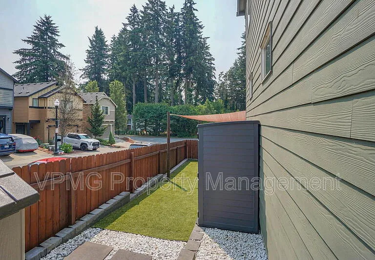 5941 NE 48th St — Photo 28