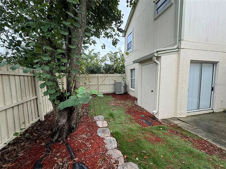 763 Olympic Cir — Photo 13