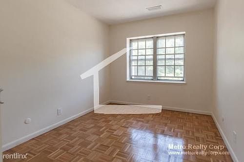5th image of 31 Lake Shore Ct APT 4