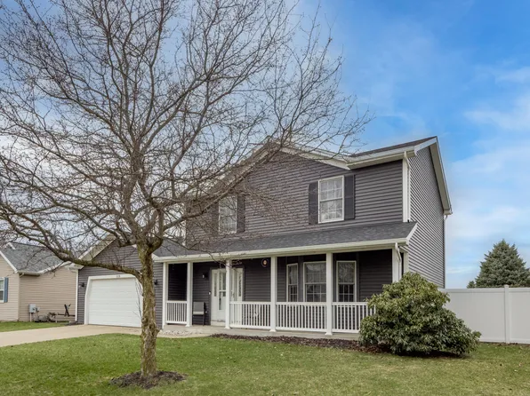 1119 N Peach Ct, Plainwell, MI 49080