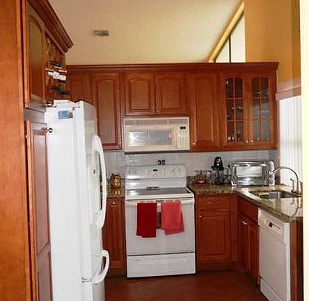 4th image of 10623 NW 32nd Ct