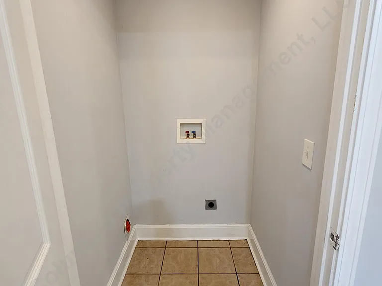 2235 Corning Rd — Photo 17